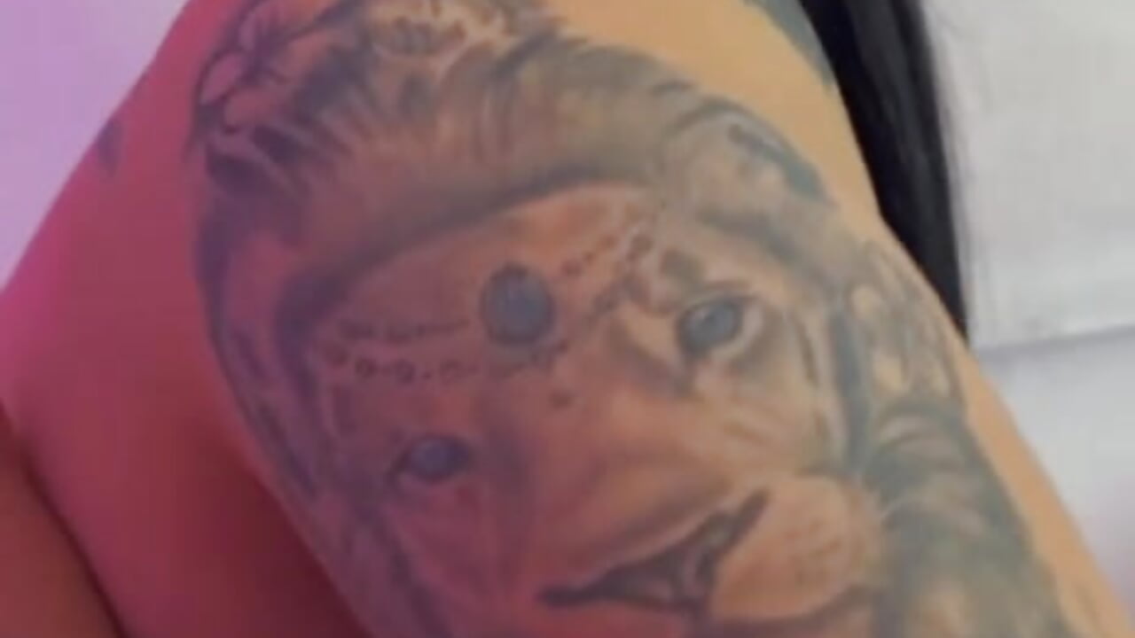 I love my tattos ♥️ - video av martinna_tay cam model