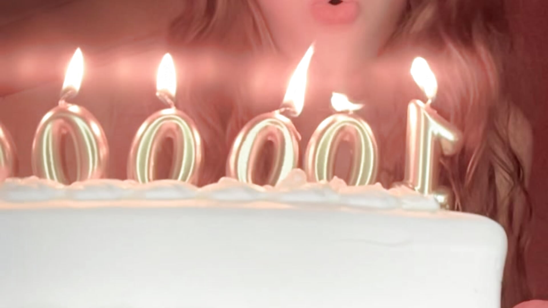 Blowing out my candles 🎂－カメラキャストのsage__marieの動画