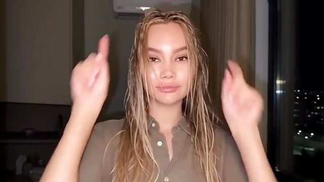 Trand Girl 🥰 Lipsing by me - clip cu Nasse_Muschi model videochat