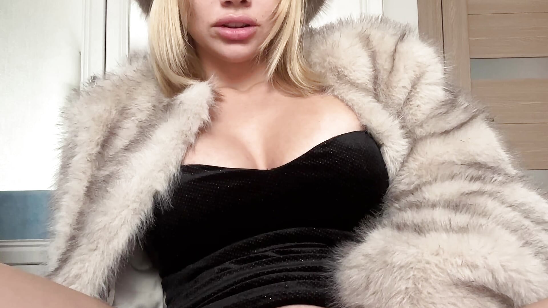 Natural fur coat and squirt soooo how 💦