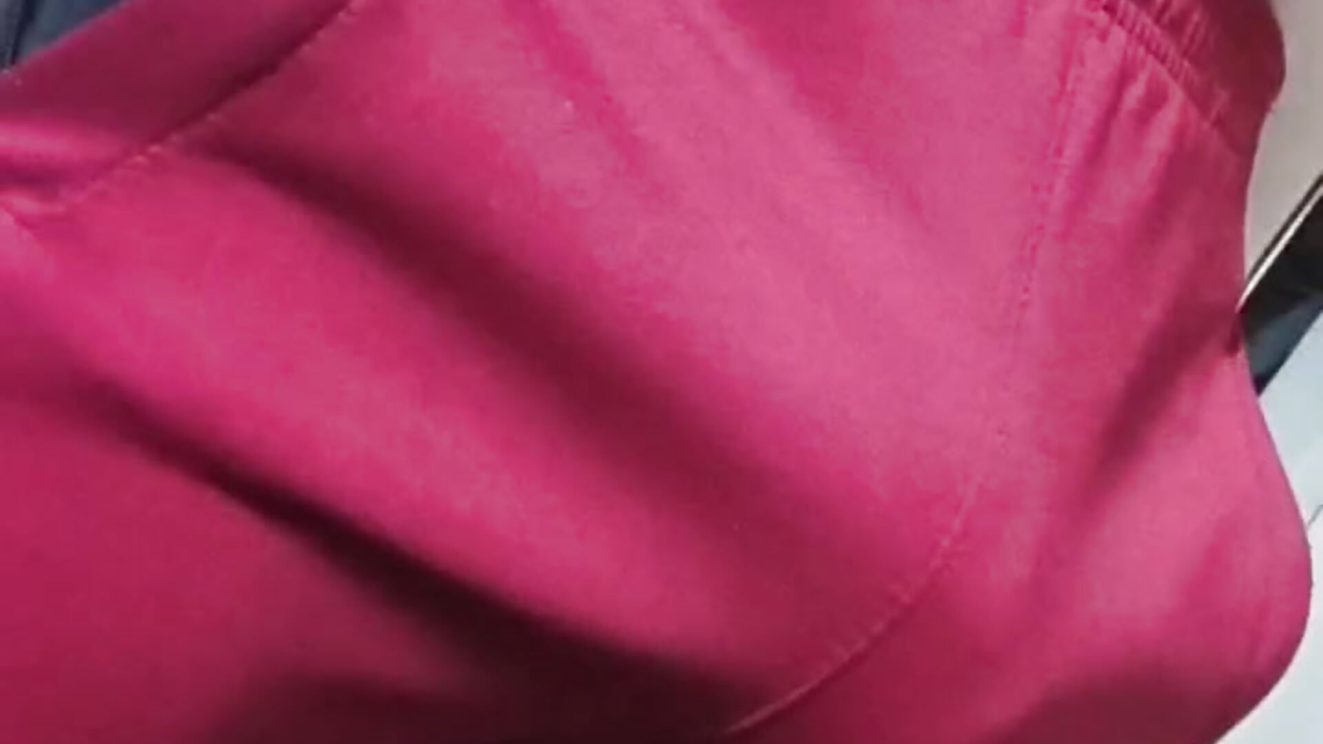 red sweatpants－カメラキャストのtailer_の動画