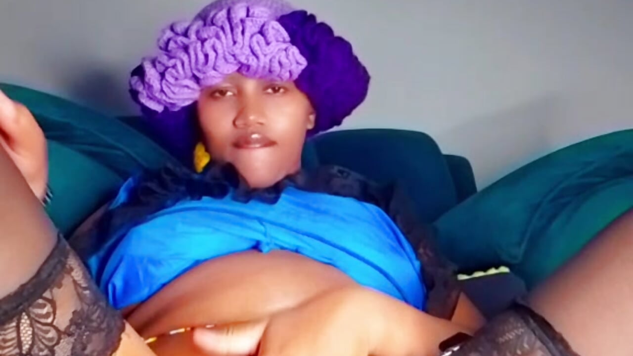 Teasing 😉 - video by SquirtQueen222 cam model