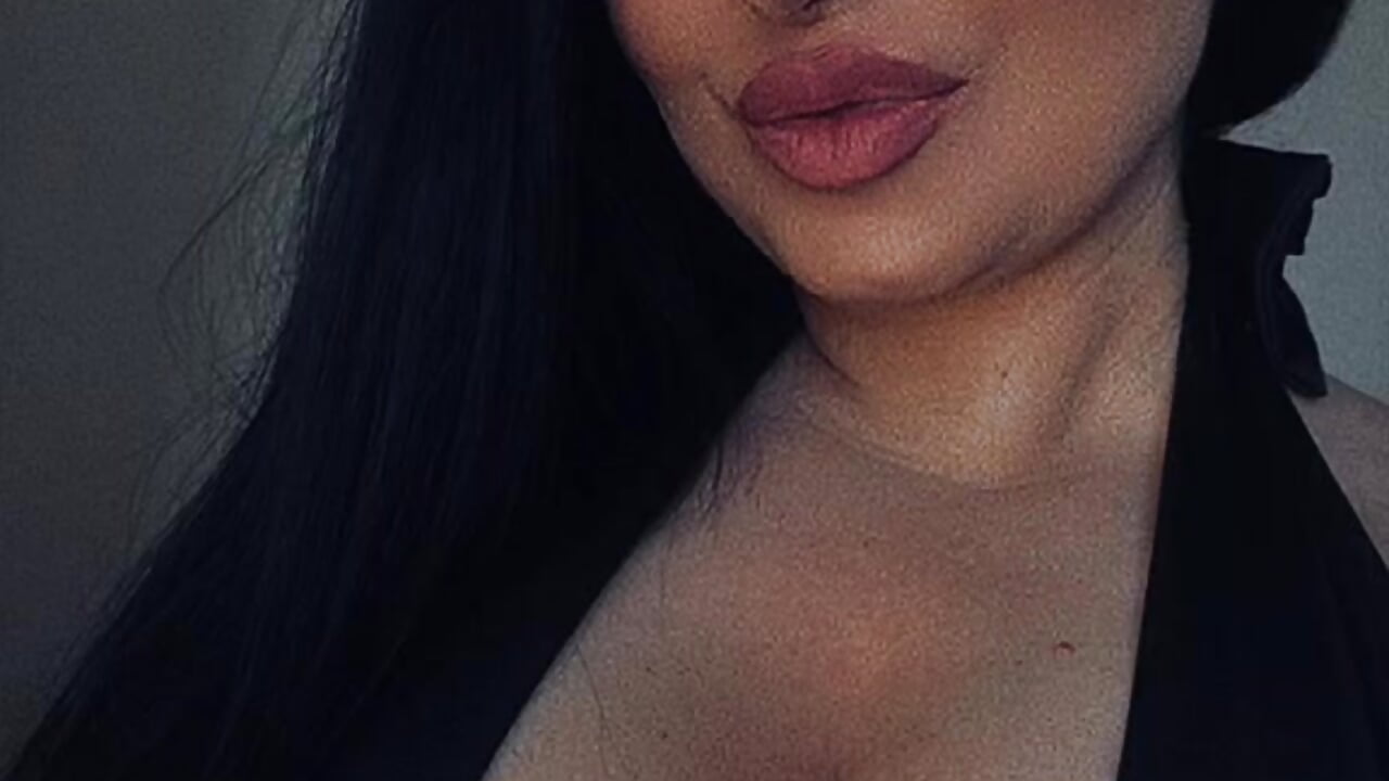 v24044gl0000d2u1eevog65r7th9p110 - video by SellenaBigBoobs cam model