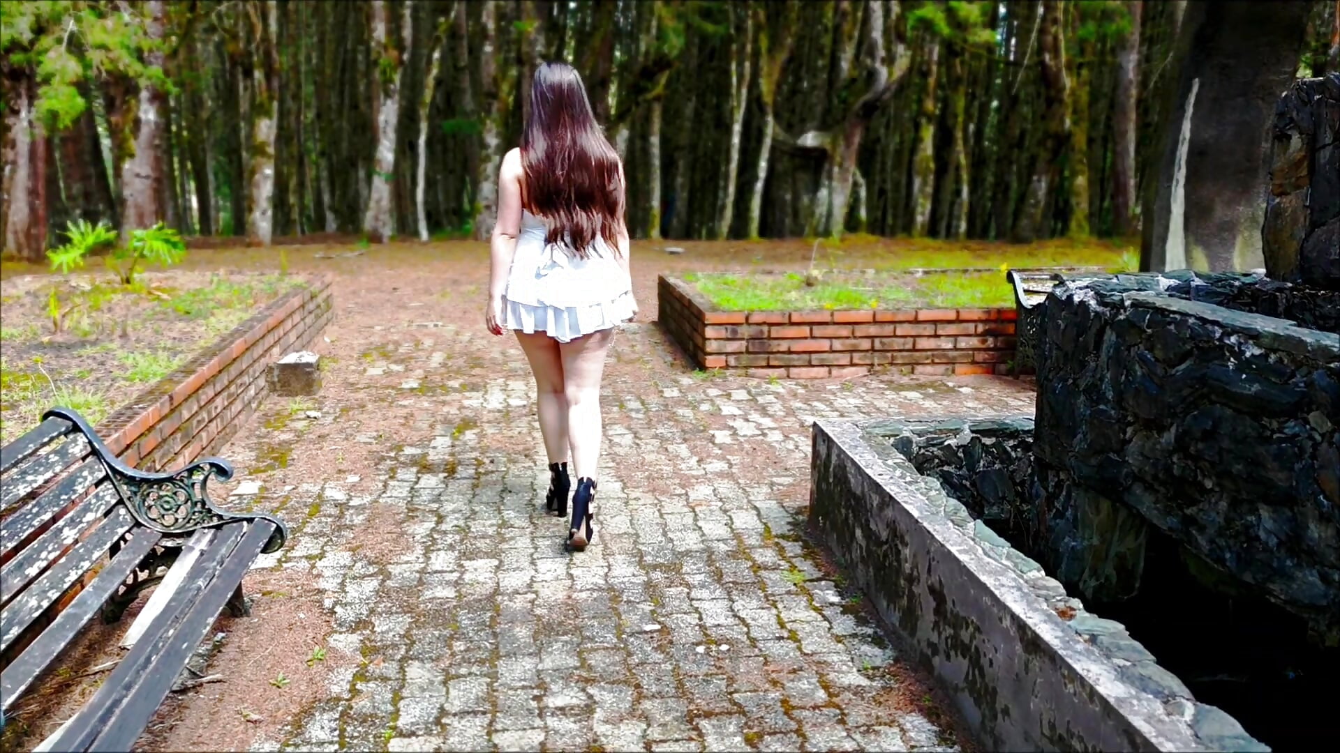 🌿🚶‍♀️🌸🍃✨ Every step brings peace and fresh energy 🌞🌳💚🦋 - video by Idara_Rosse cam model
