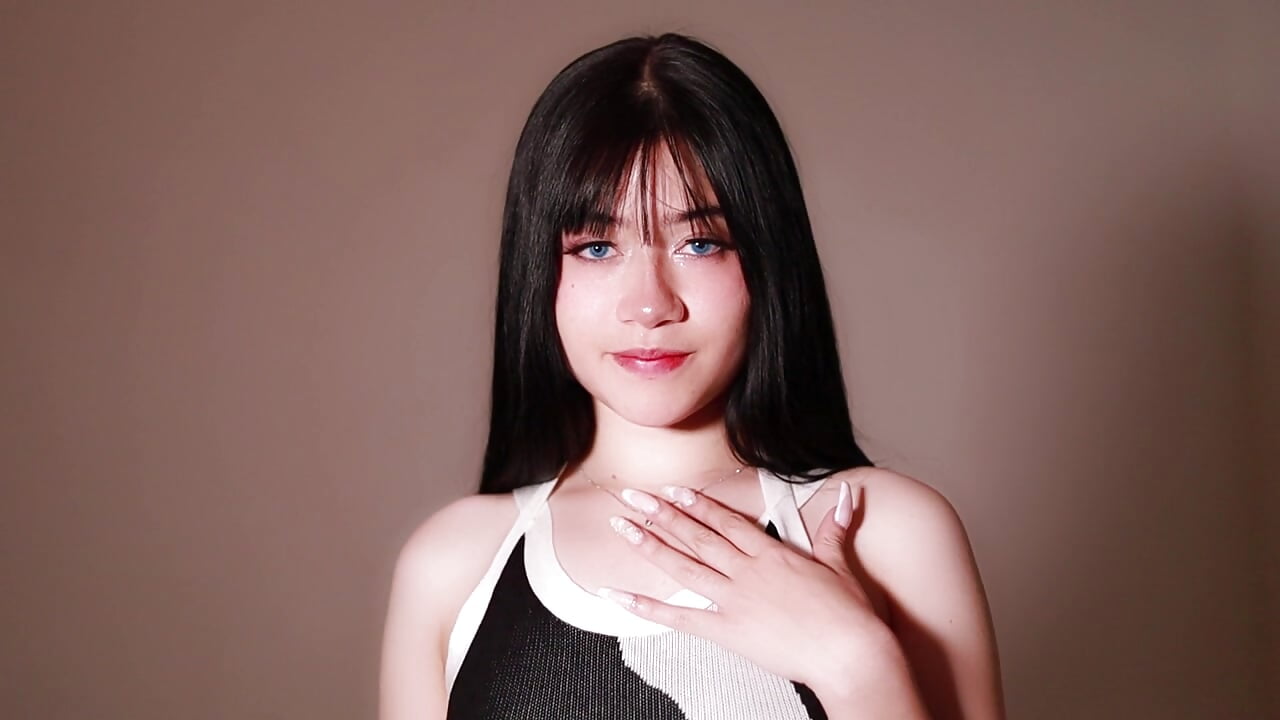 🤤 - video by GENNESIS_LOVE cam model