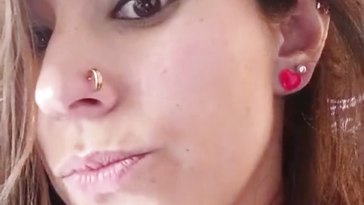 Piercing – video od webkamerové modelky Becky_bk