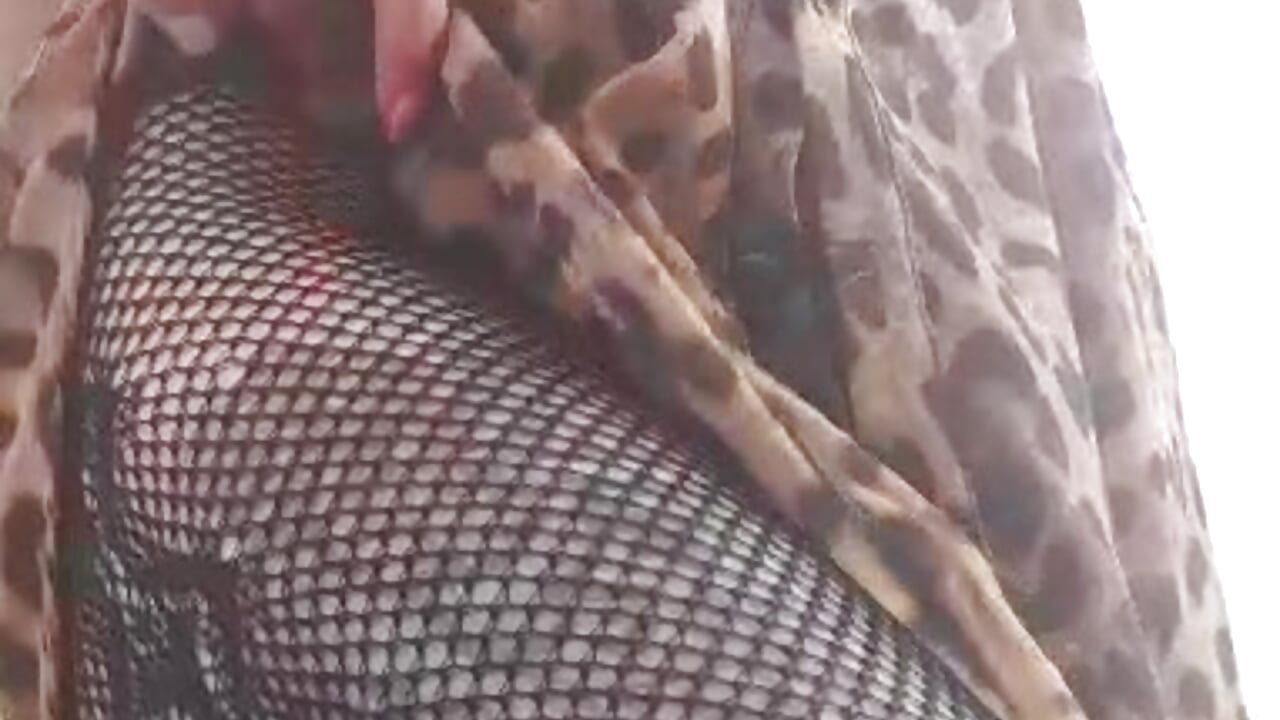 LET ME CATCH YOU IN MY TIGHTS 🔥🔥 - فيديو من ScarletKings موديل الكام