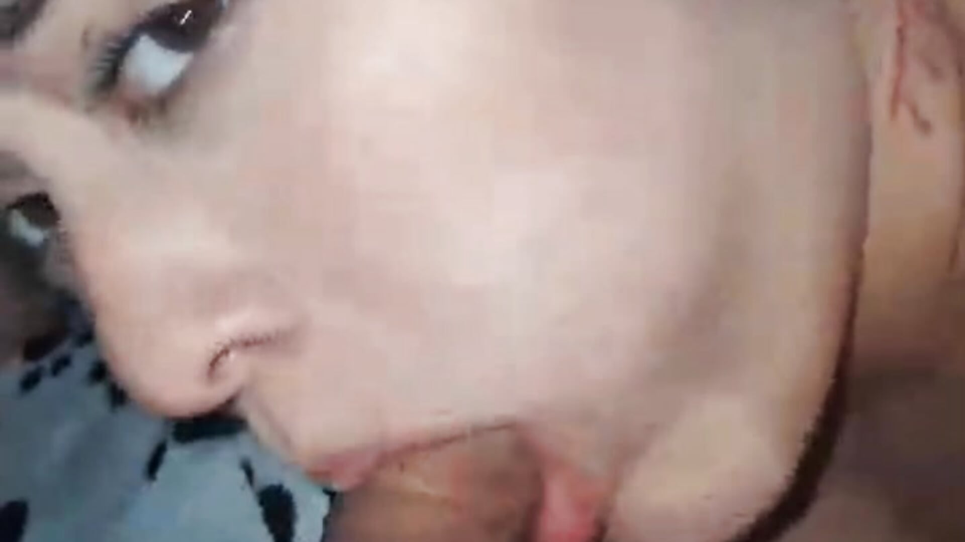 It feels so good to suck dick in the morning 💦