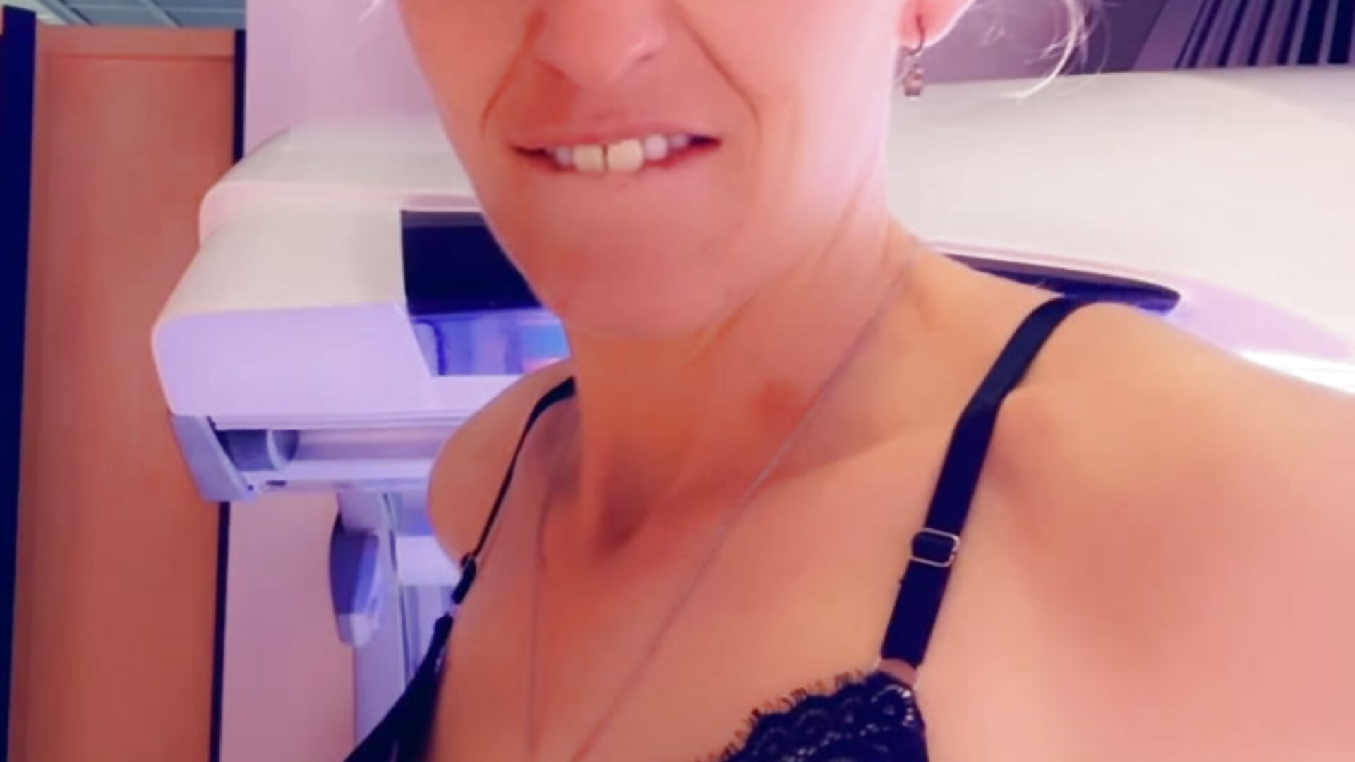 Tijd voor een heerlijk kleurtje - video by KikiDenhaag cam model
