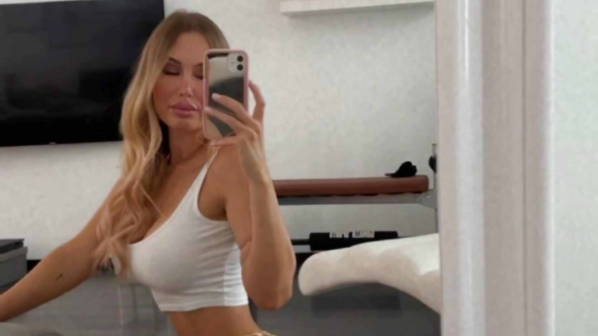 sexy Selfie 💋 - video by Lena_Blom cam model