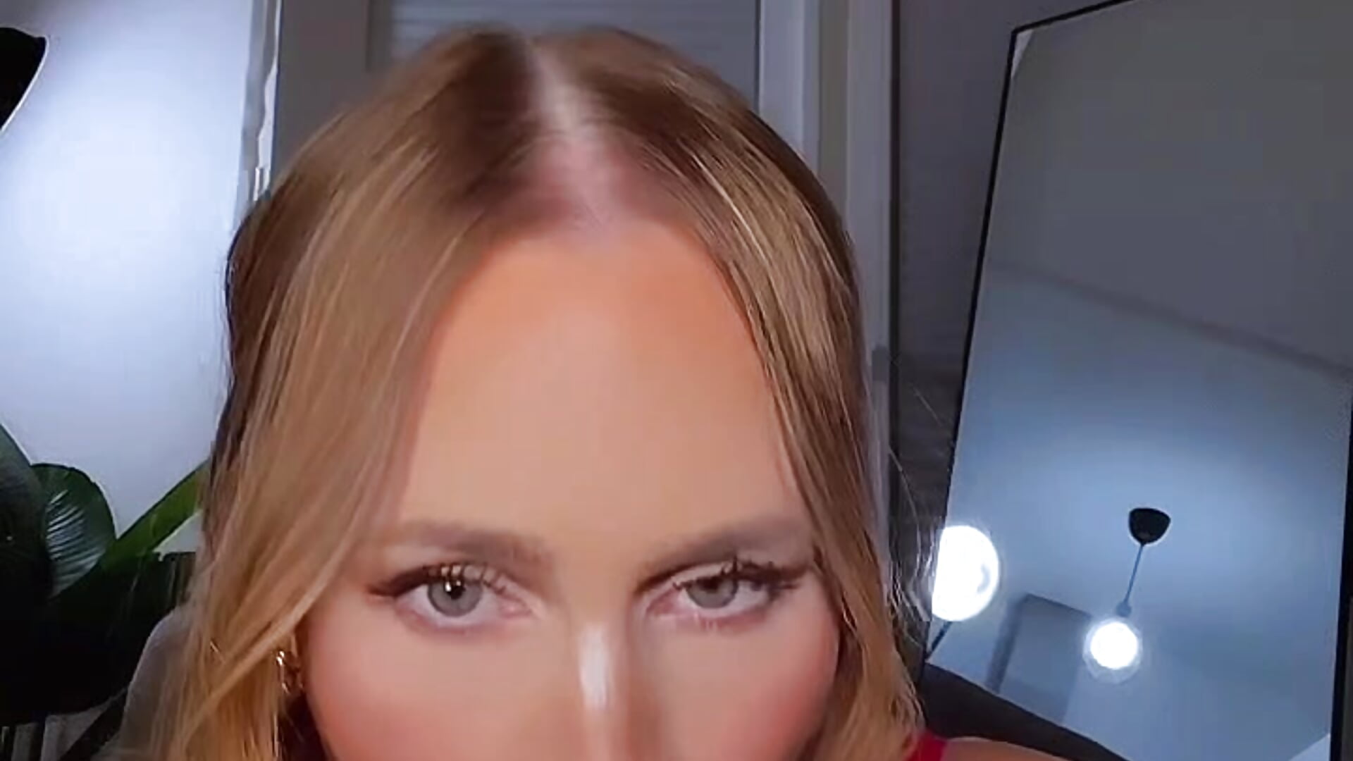 POV - BLOWJOB😵🍆hart POV - HANDJOB✊🏻hart Ich bettle darum seinen Schwanz zu blasen-FAKECUM💦－カメラキャストのLena_Blomの動画