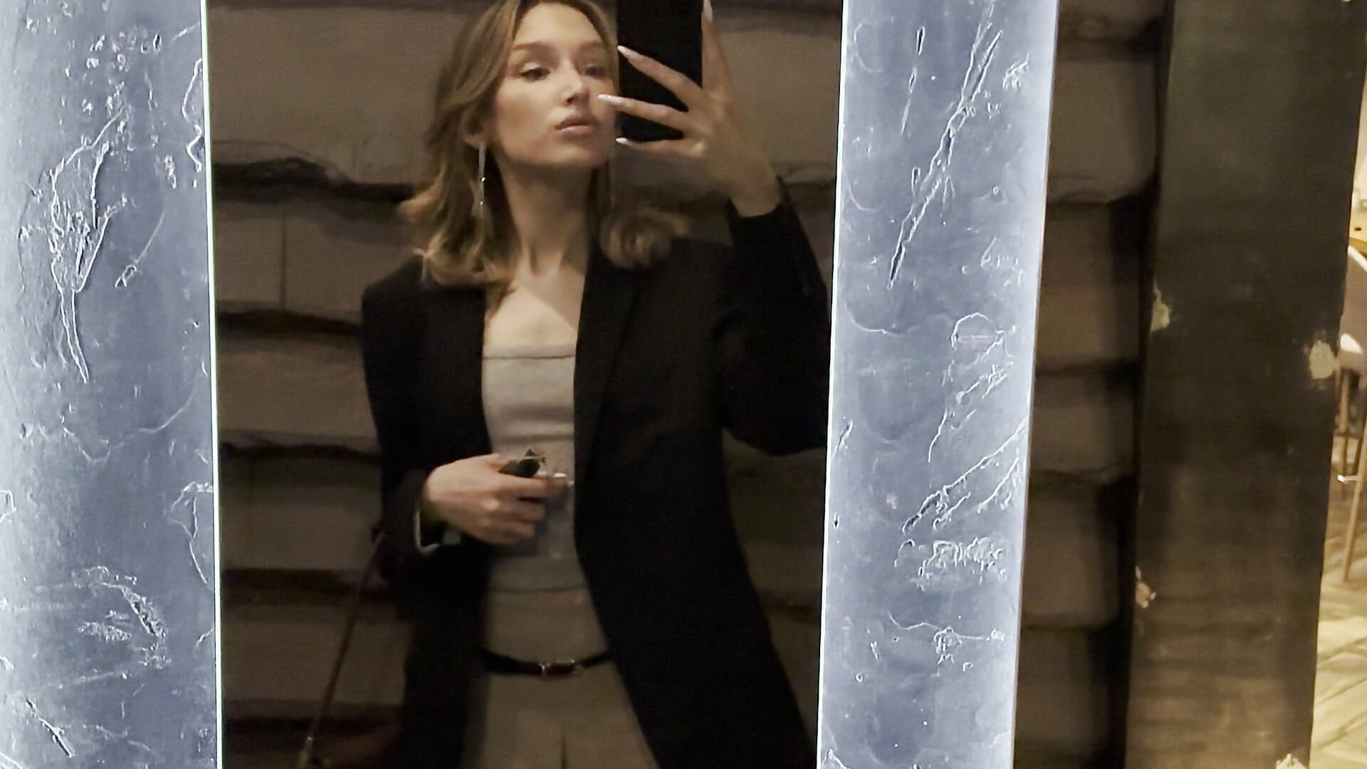 night out - video by elliemintlover cam model