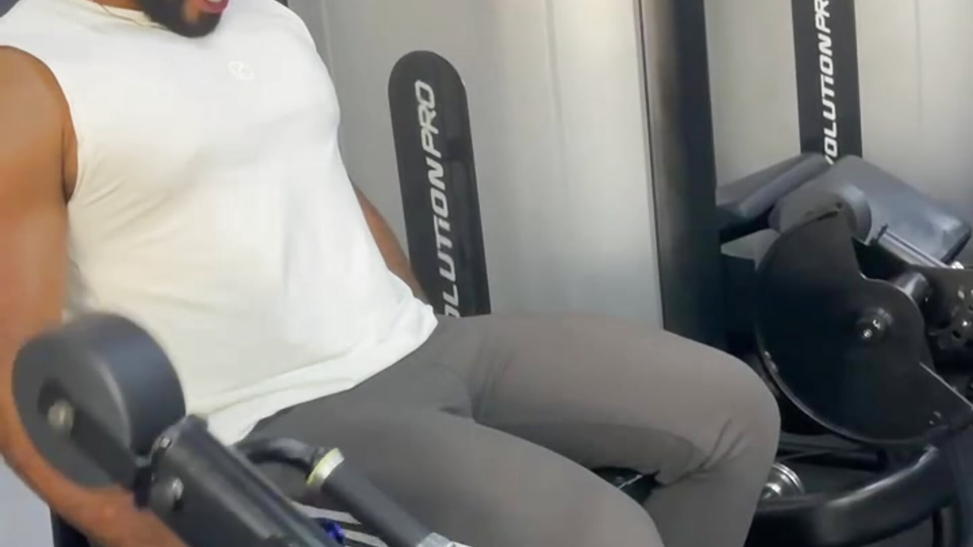 Putting my hard ass🍑🍑 - vídeo de la modelo de cam noah_crux