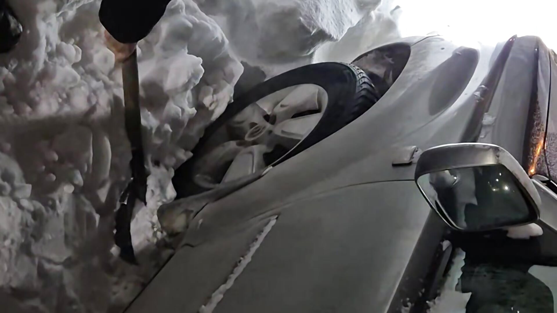 I got stuck in deep snow with my car (View of the car from the youtside) - video by miissblonde cam model