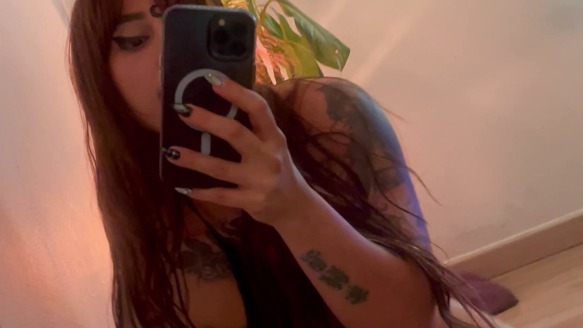 Hey guys, how about we have a little fun?– ValenGray kameramodell videója