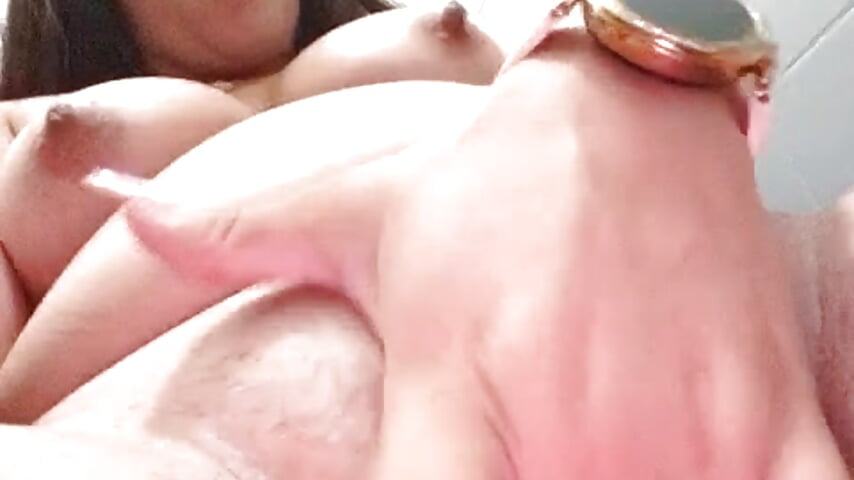 Touching my pussy, squirt