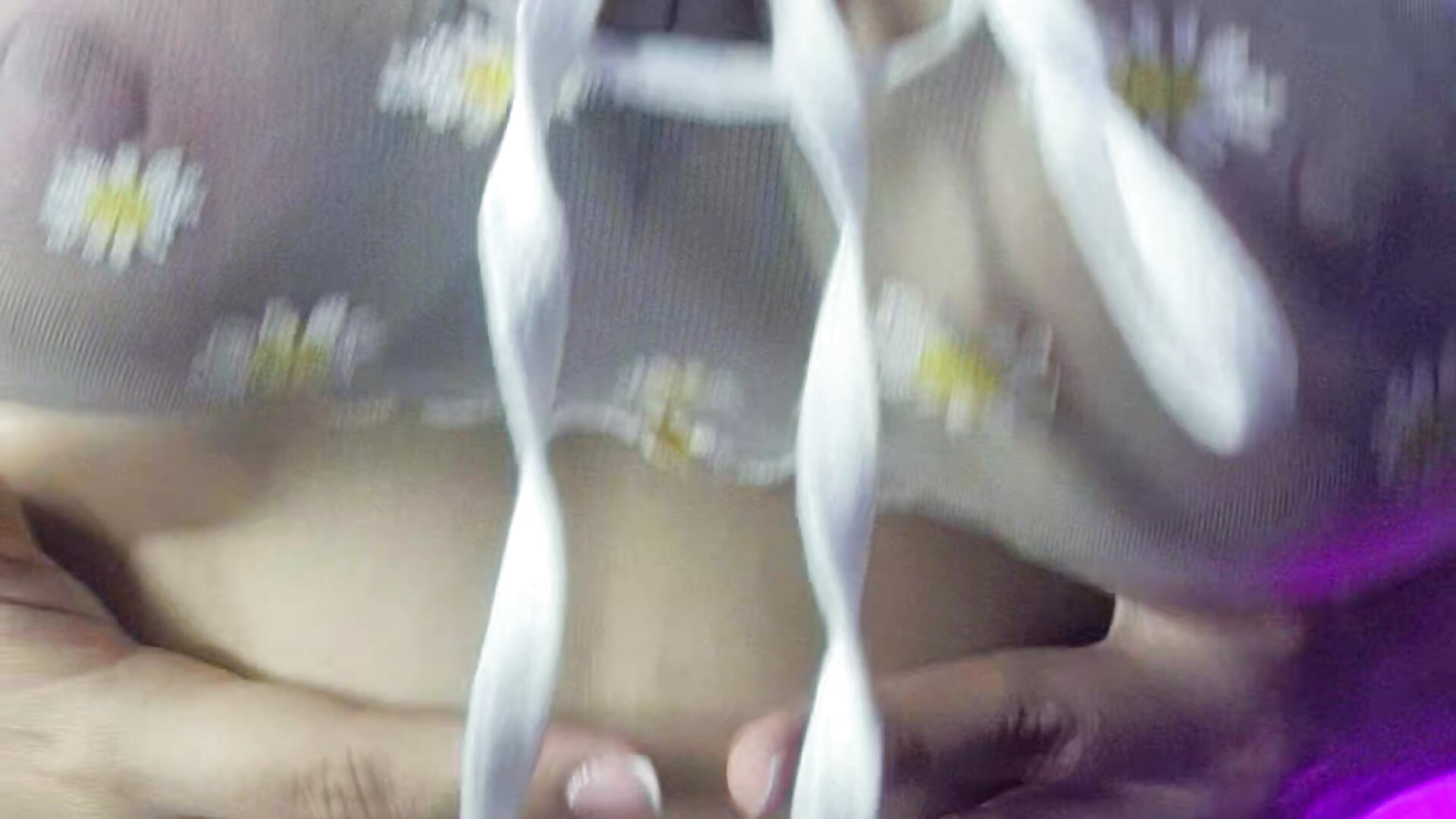 Sexys flash ass - video by emmamilk6 cam model