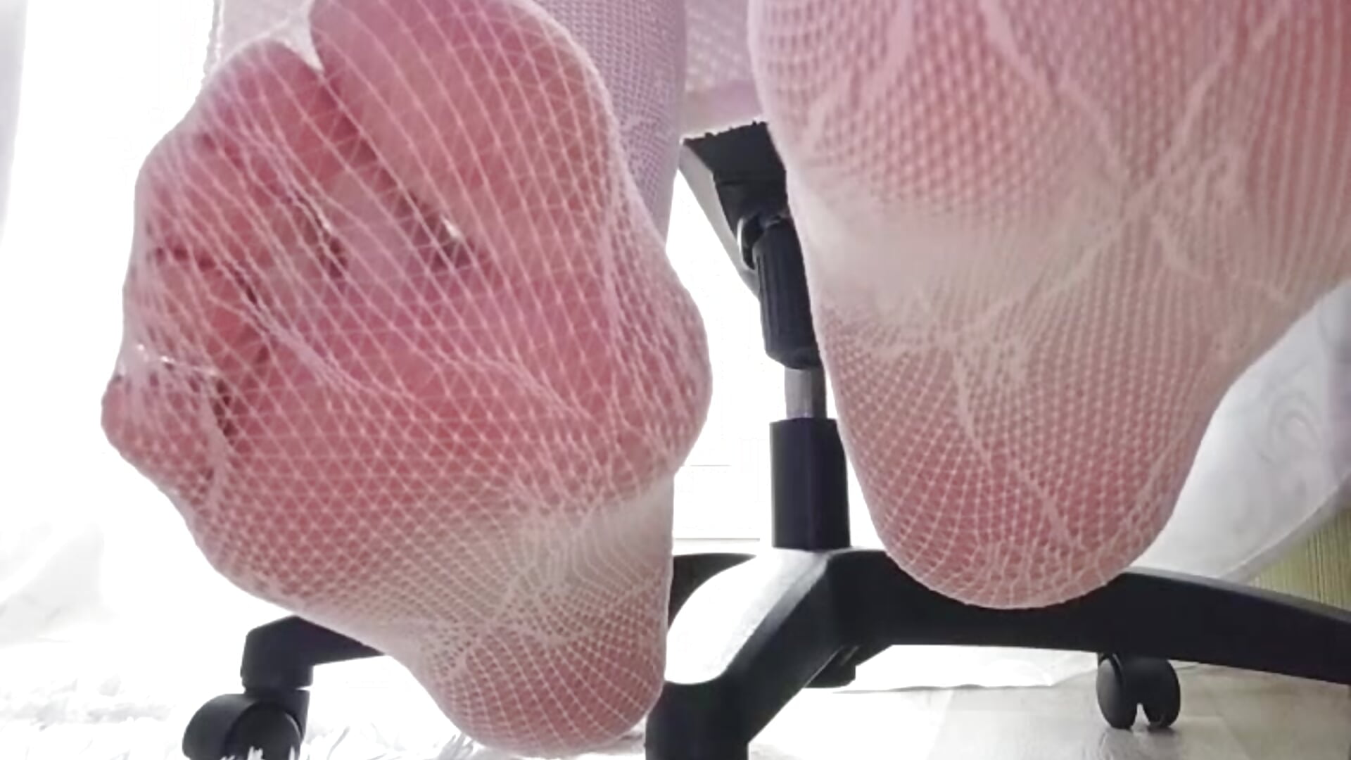 feet in different tights, teasing. No music, natural sounds #foot fetish - Video von Miss_tights Cam-Model