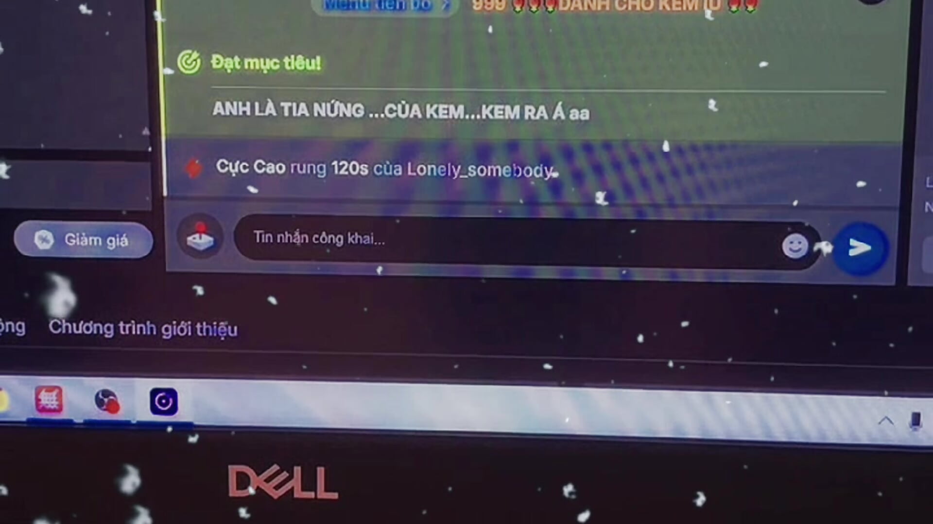 Giáng sinh vui vẻ-ấm áp-an lành-hạnh phúc ạ .Cảm ơn anh King của em 👑👑👑 - video by __kem__ cam model