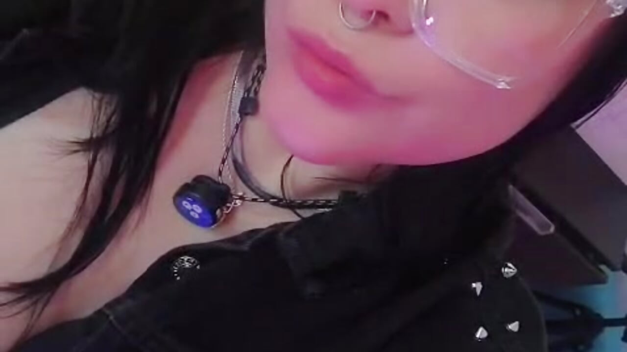 WhatsApp Video 2026-02-04 at 8.02.59 AM.mp4 - clip cu Layna_cold model videochat