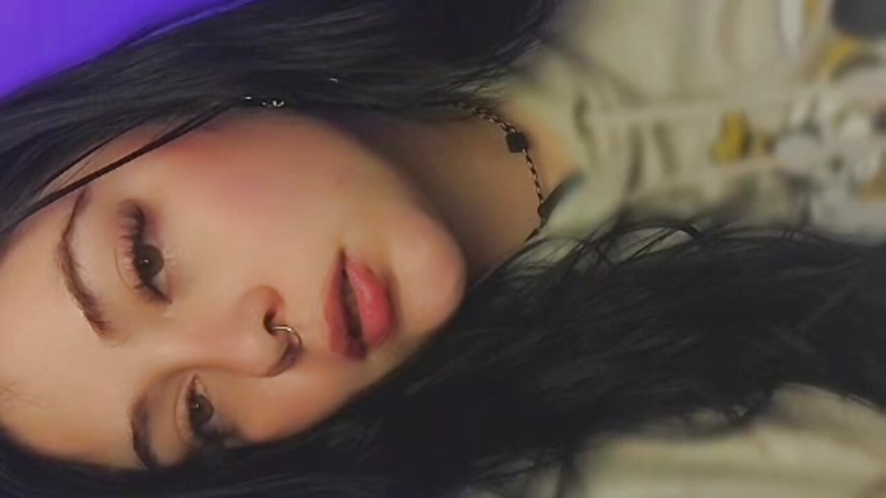 I'm back, see you tomorrow again, to have fun like before, I love you kisses - video av Layna_cold cam-modell