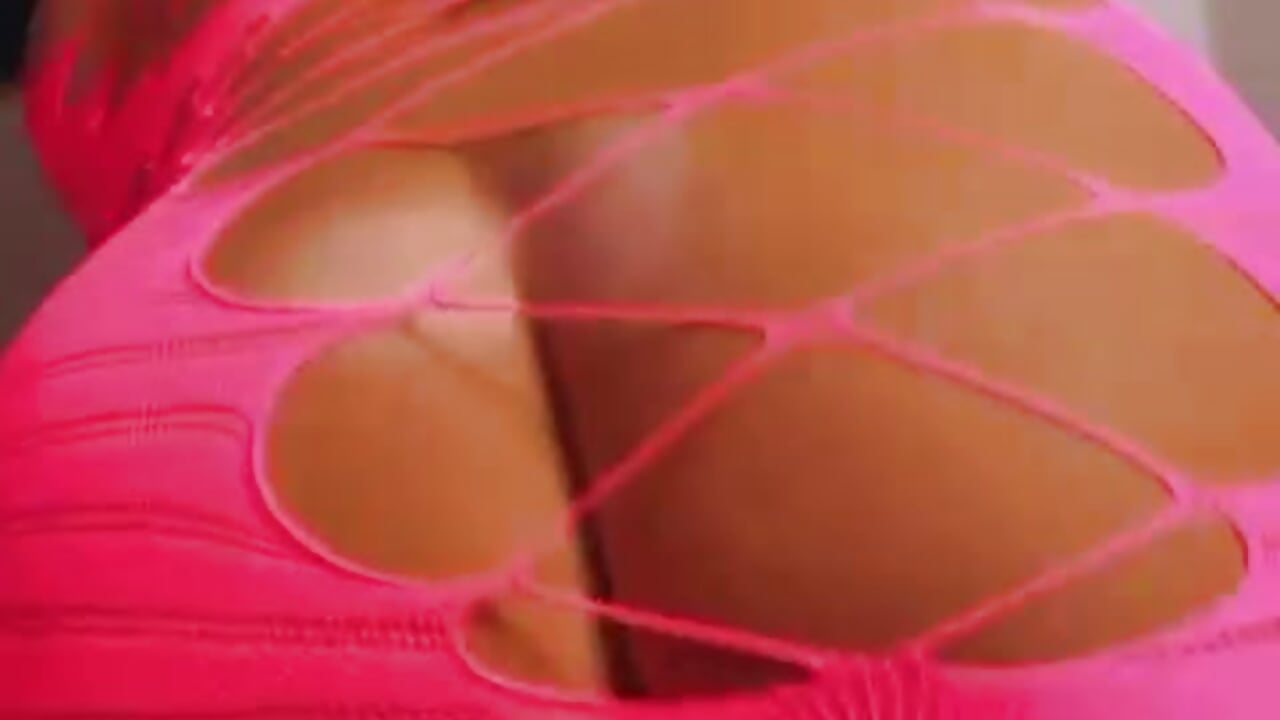 Love dancing Like A Slut - video by English_Brooke cam model