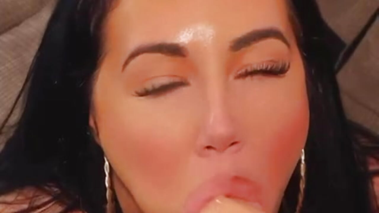 WhatsApp Video 2024-08-04 at 17,39,43 - video by English_Brooke cam model