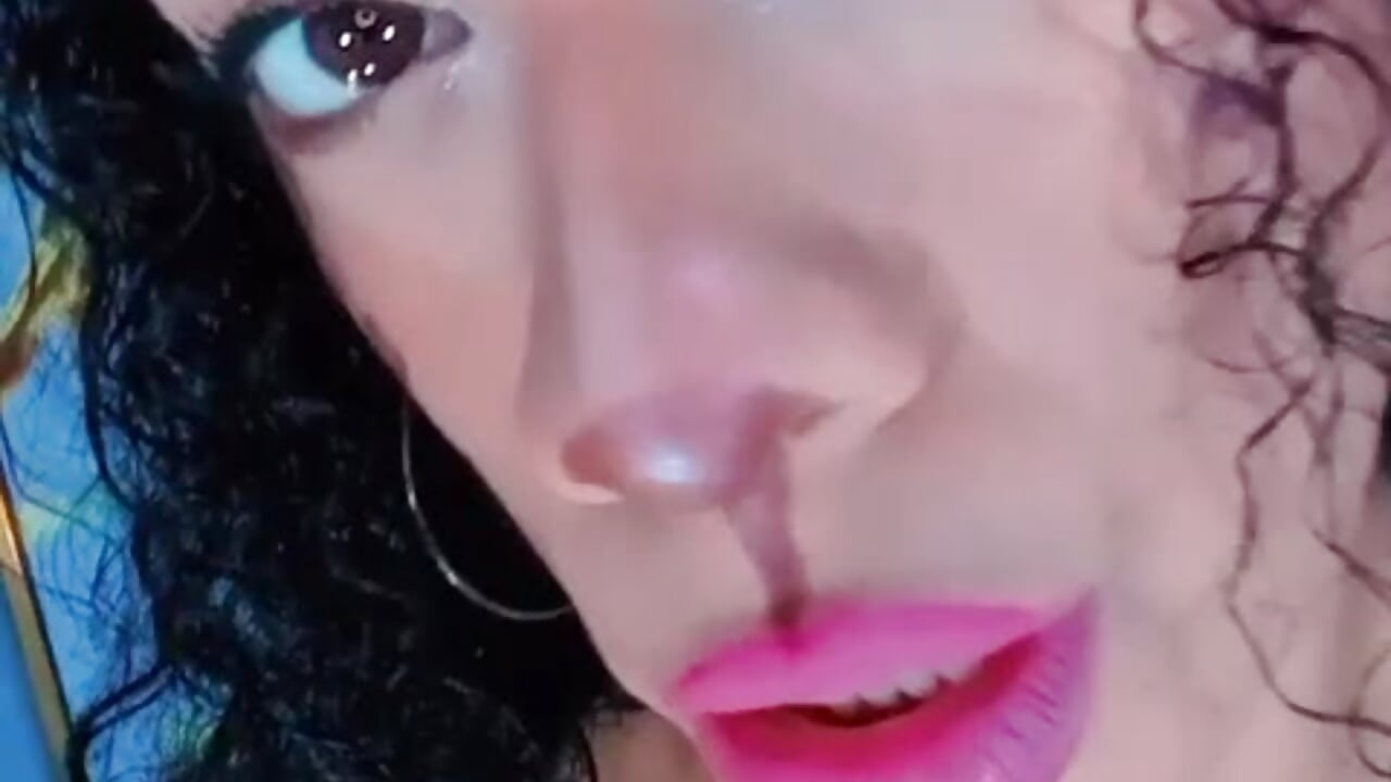 me being pretty 😋😋😋 – DelysyHot videója