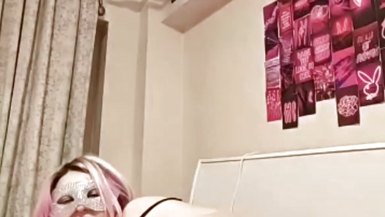 PUSSYYY - video by -mia-nil_ cam model