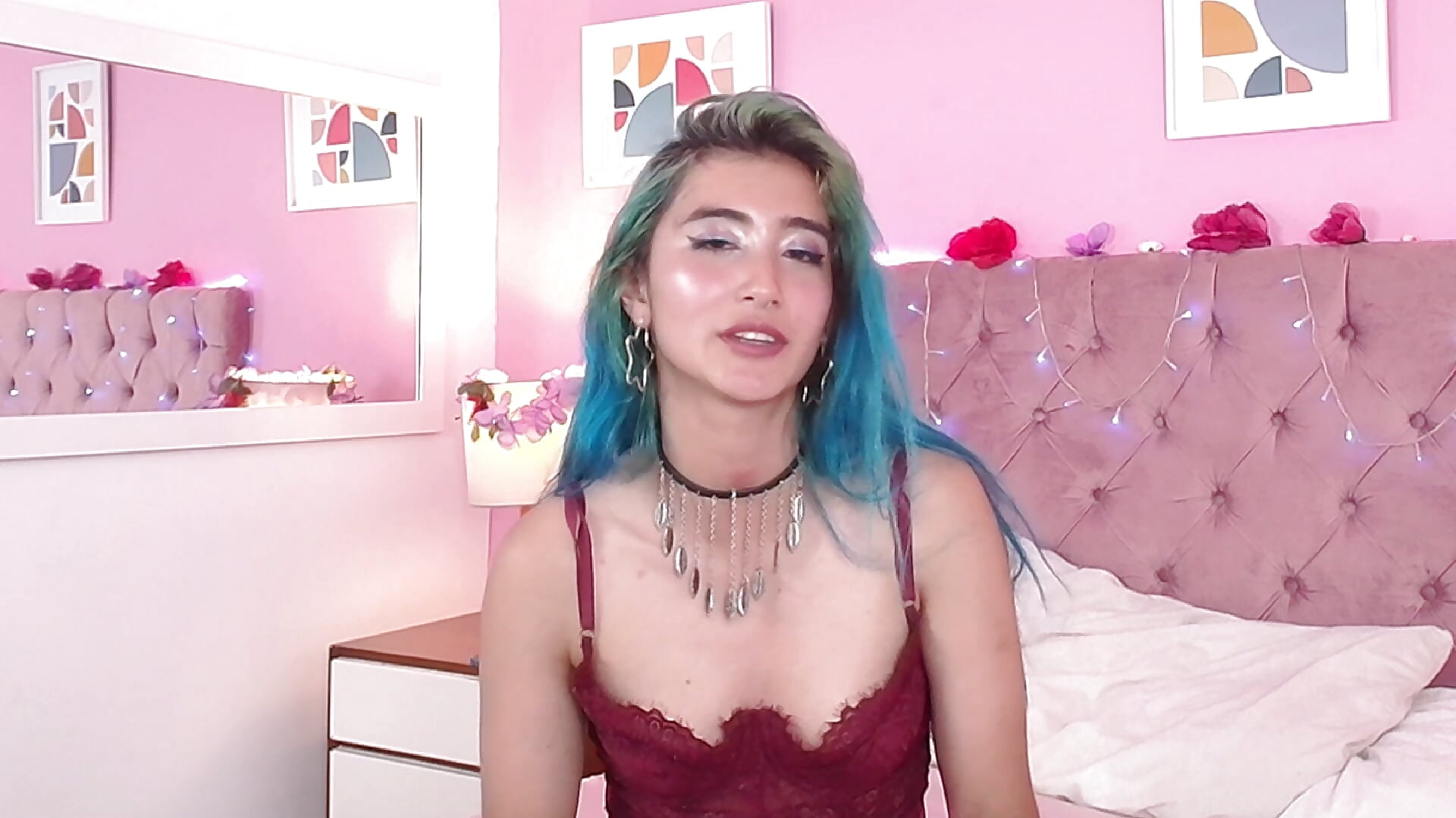 Welcome to my sweet, erotic and sensual world. - video by Lunapage cam model