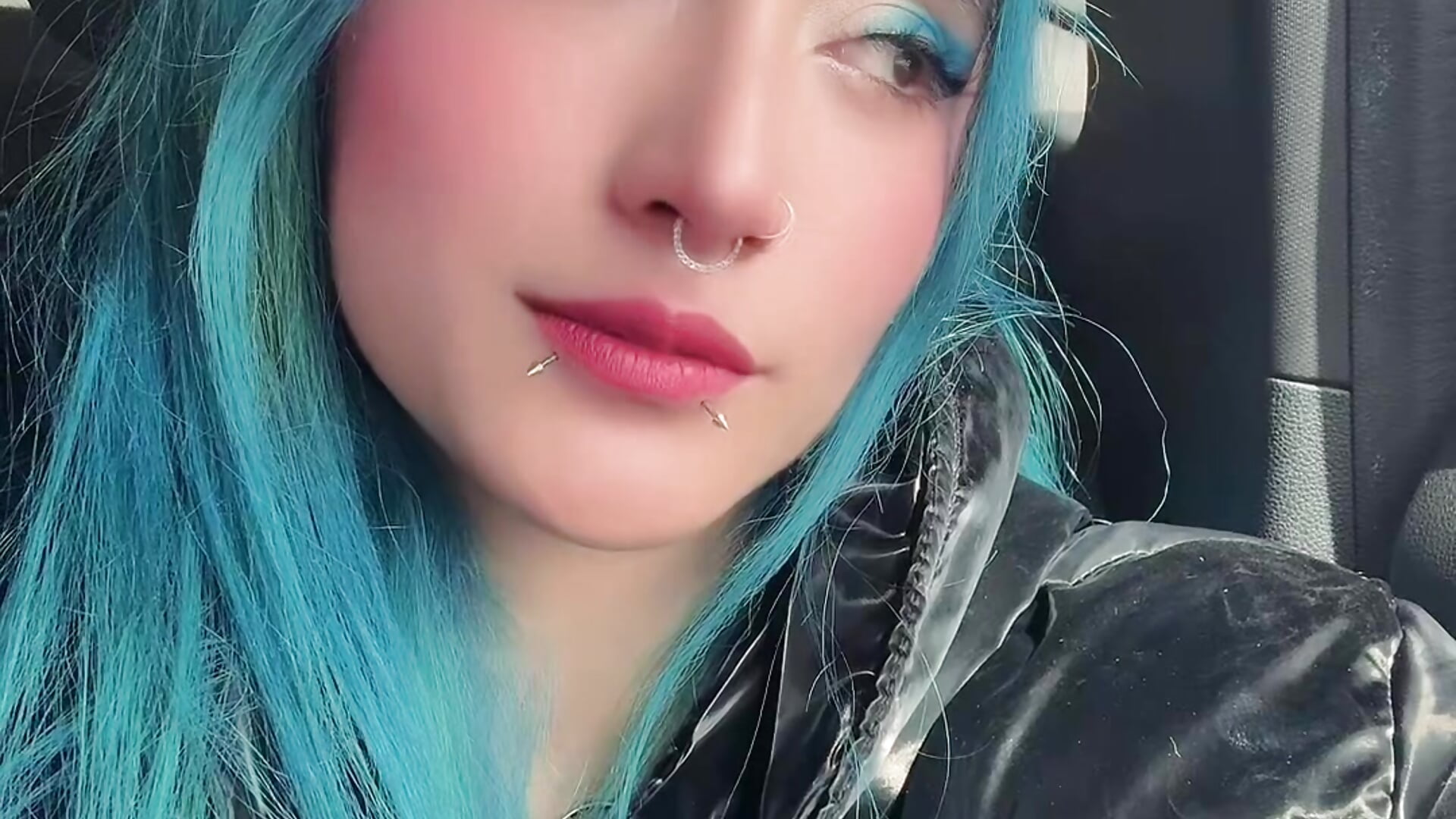 Something more casual and calm with your doll? #cute #walk #hot #18 🥰🥰🥰 - video by Lunapage cam model