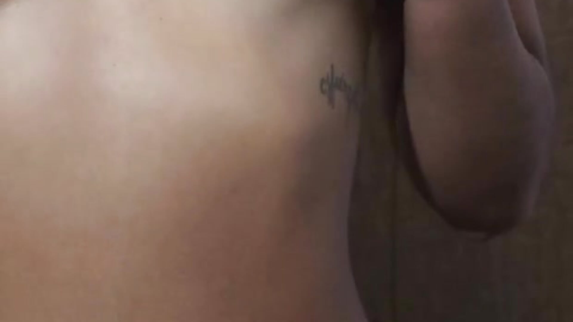 OIL IN BODY - video by JULIETAOWEN cam model