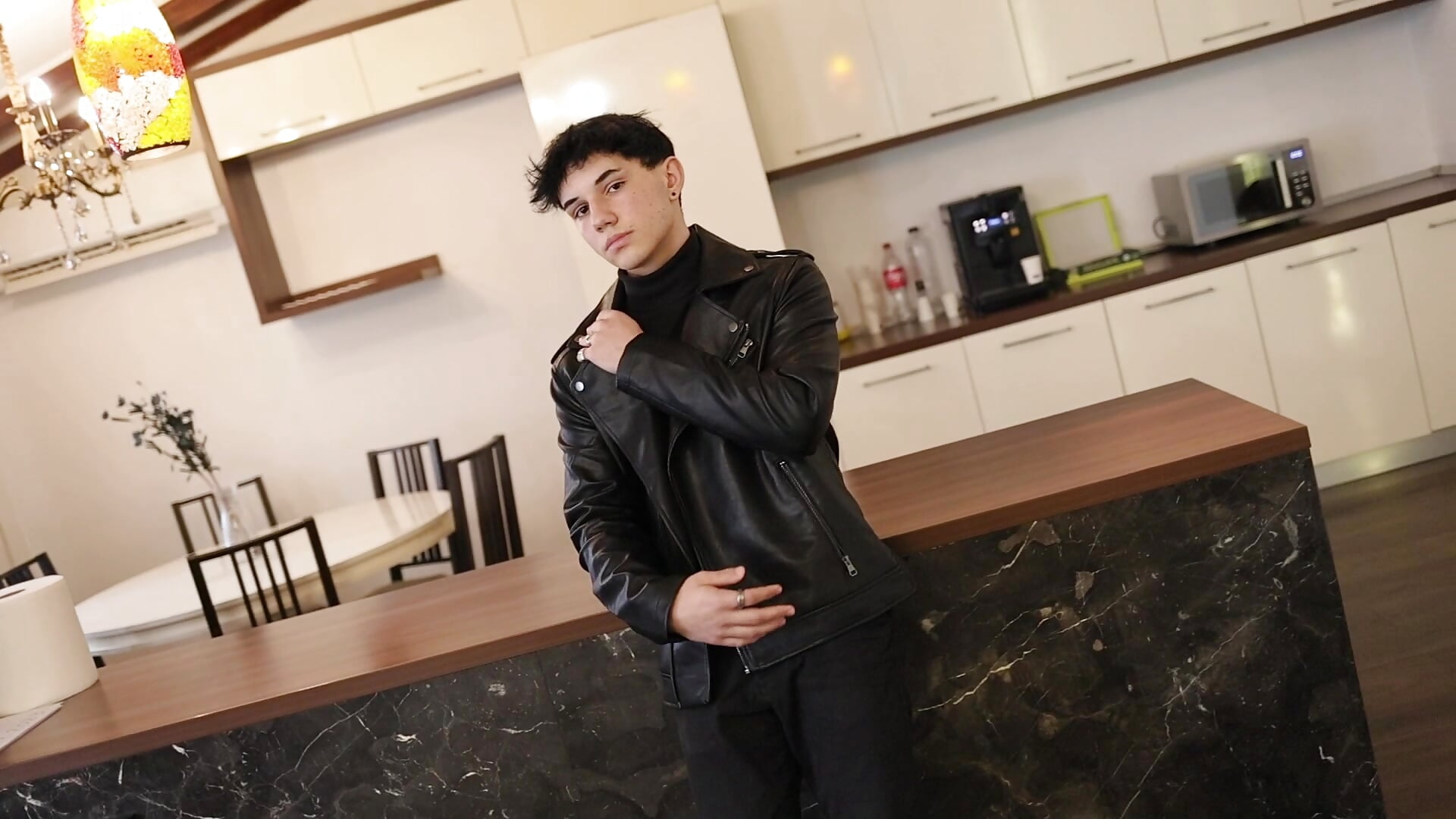 My intro - video by DamianBryson cam model