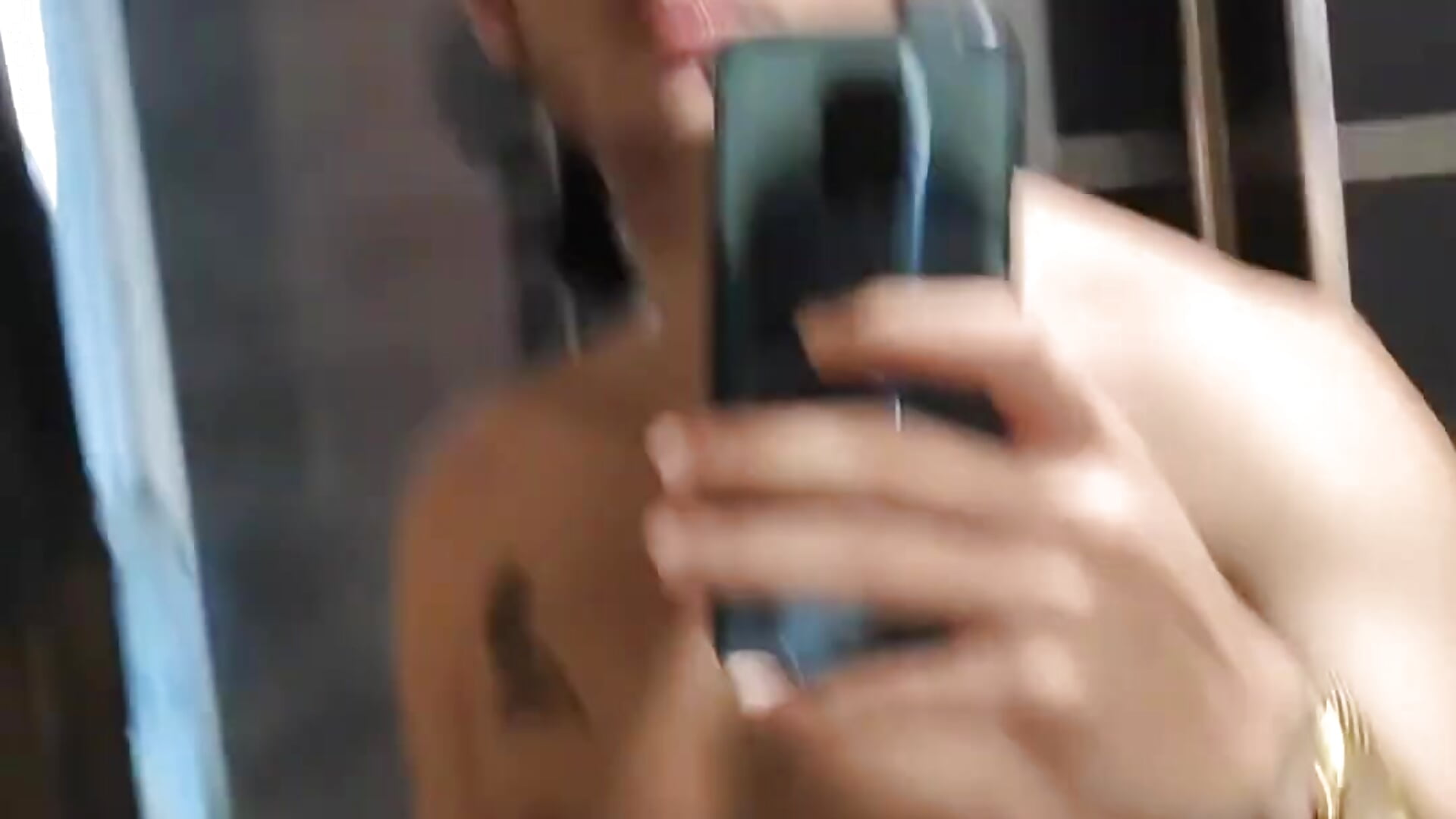 VID_126200416_054425_797 - video by arenn1997 cam model