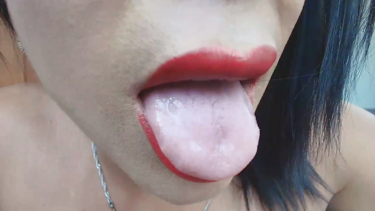 Kiss and tonge sexy me 💋 - วิดีโอโดย Majo_Soussa โมเดลแคม