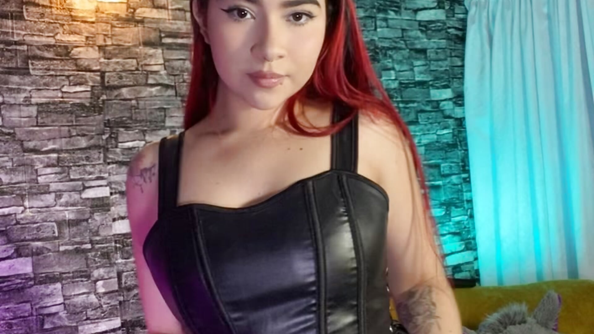 5DCB612D-8803-4C60-9E17-64FB10F5FA8D - video by corallwells cam model