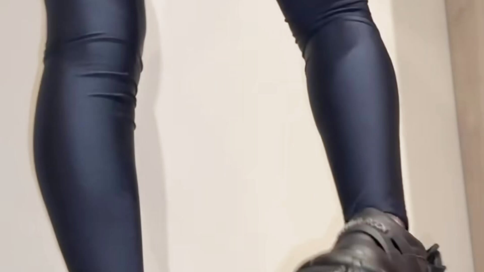 Giantess is back