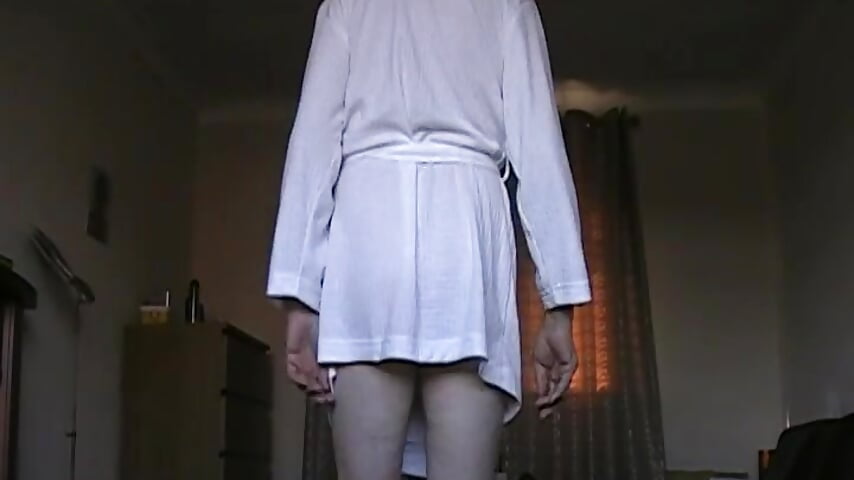 Dressing Gown 01 - วิดีโอโดย jimmybenido โมเดลแคม