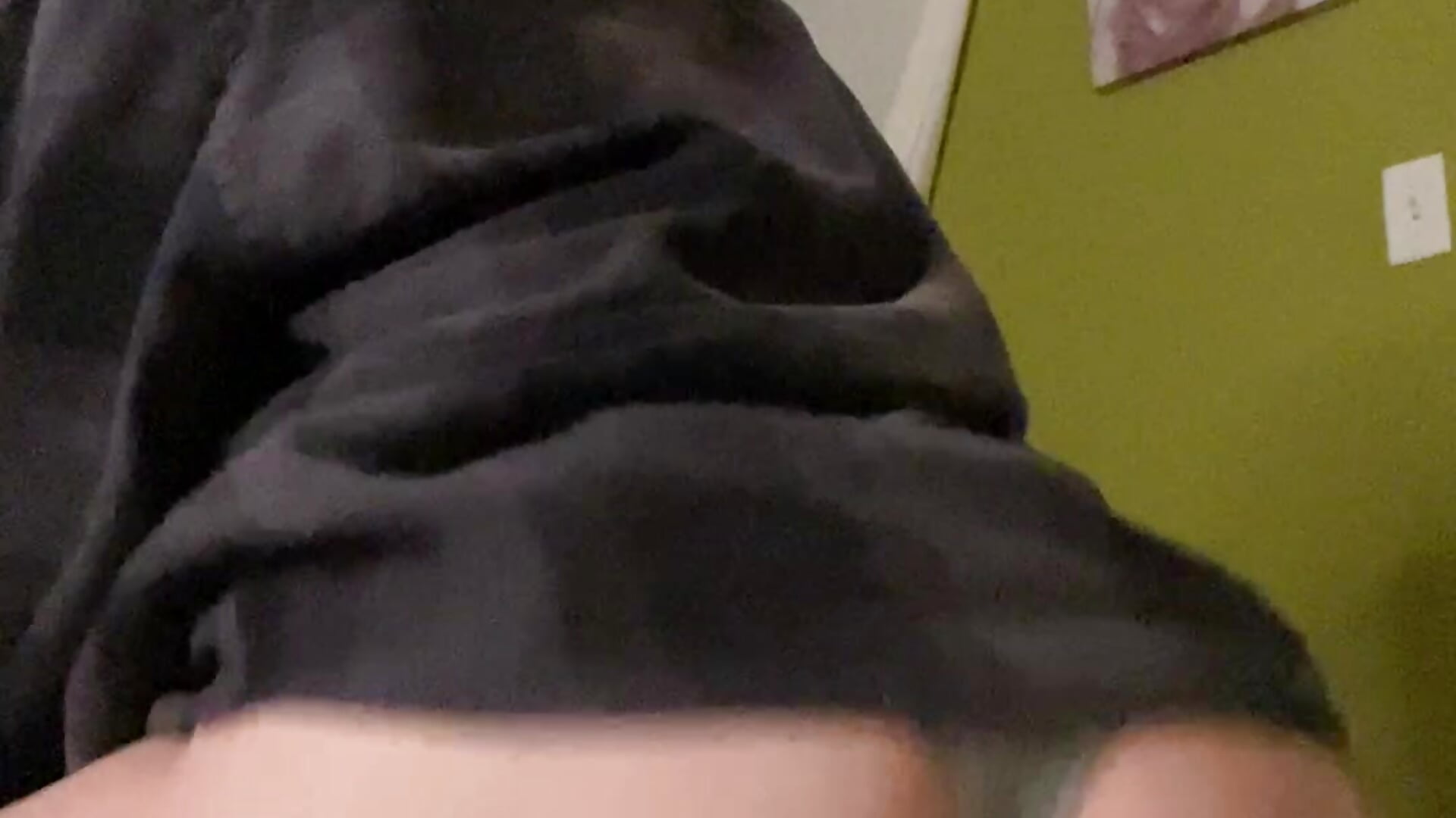 Booty 🍑 - video by MessyAfterMidnight cam model