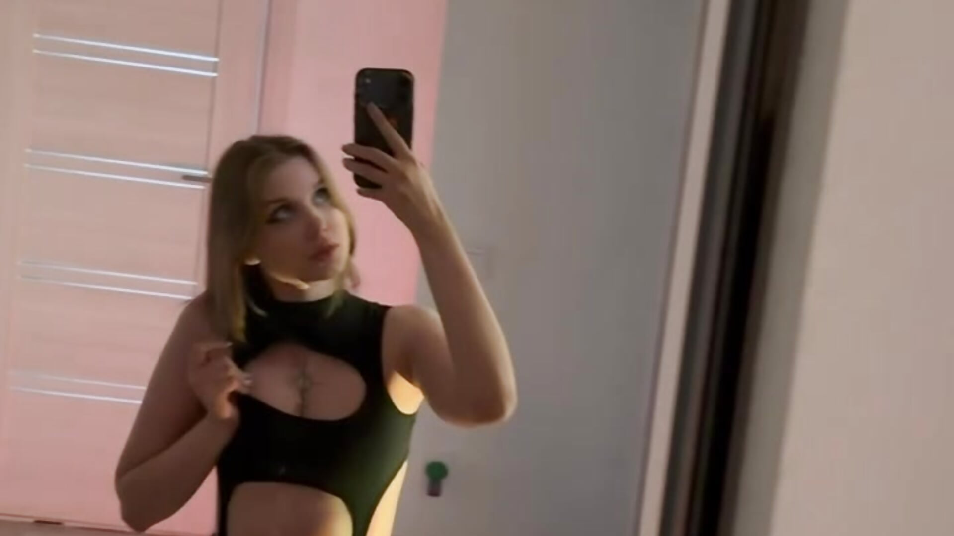 IMG_1898 - video by JorRoger cam model