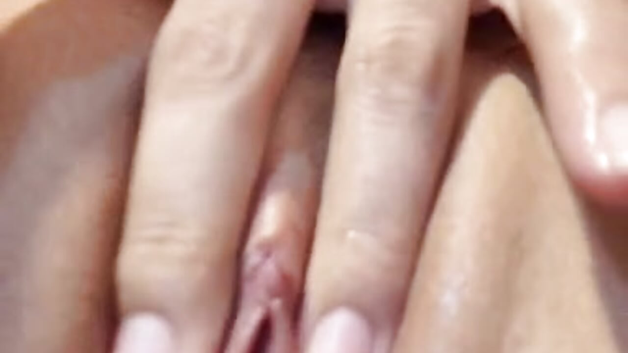 My wet pussy screams for your cock! 🥵💦