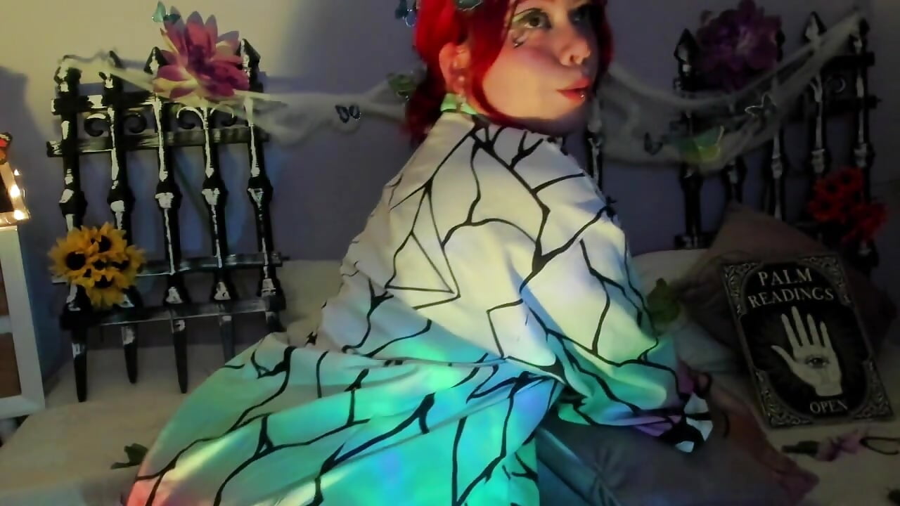 Shinobu  🦋🦋 - video di Erza_escarleth modella di cam