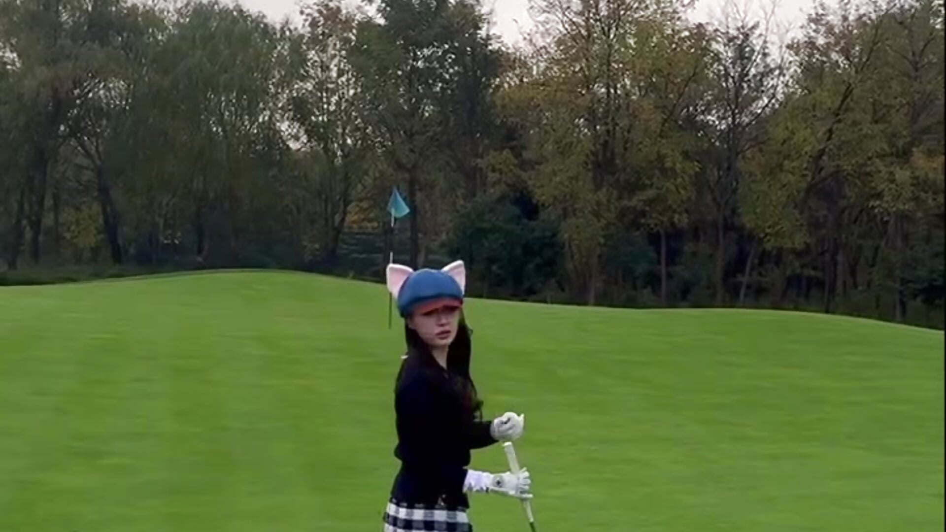 户外运动 - 視頻由 Aurora_-77 主播提供