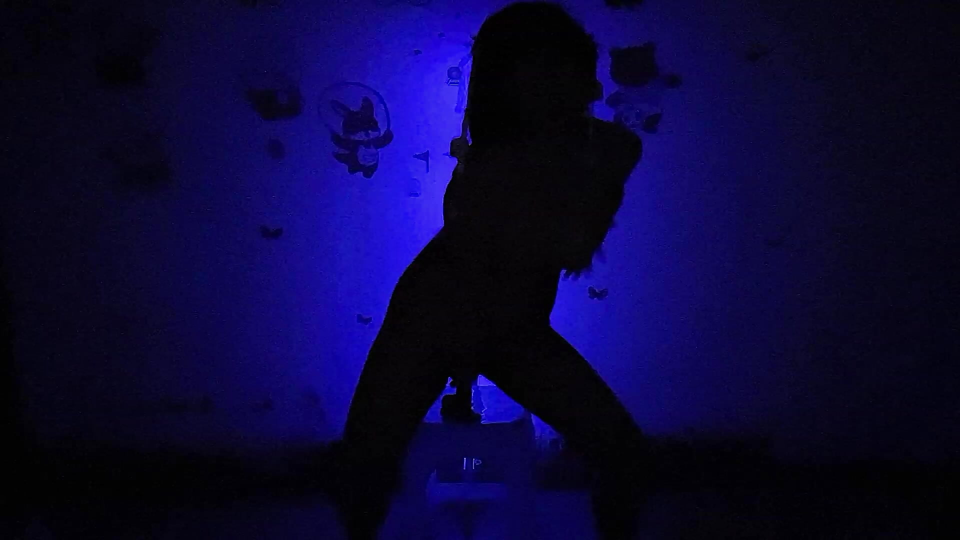 哥哥喜欢女上位吗~一下插到底好不好~