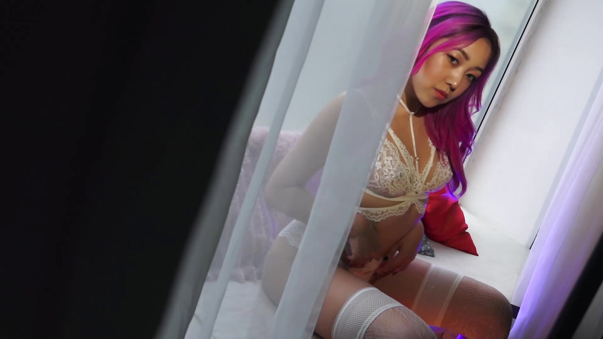 Hot and sensual - video by ArinaGracefull cam model