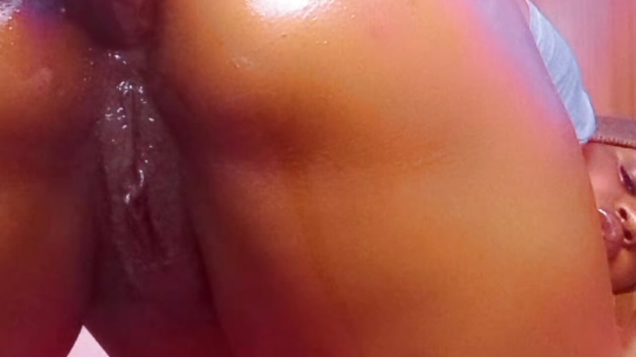 Assfuck and  splash on your face 🤪 💧 - video av Nasty_beb101 cam model