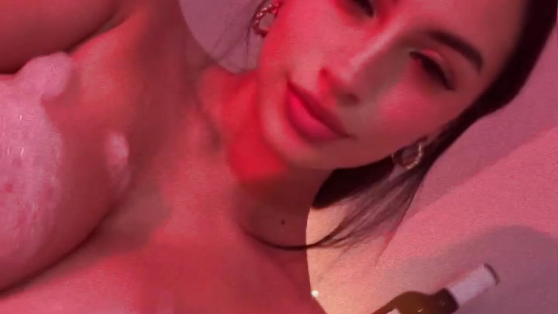 Providing those who look and want to be here. 🍷👀 - Taylor-Jonnees 캠 모델의 동영상