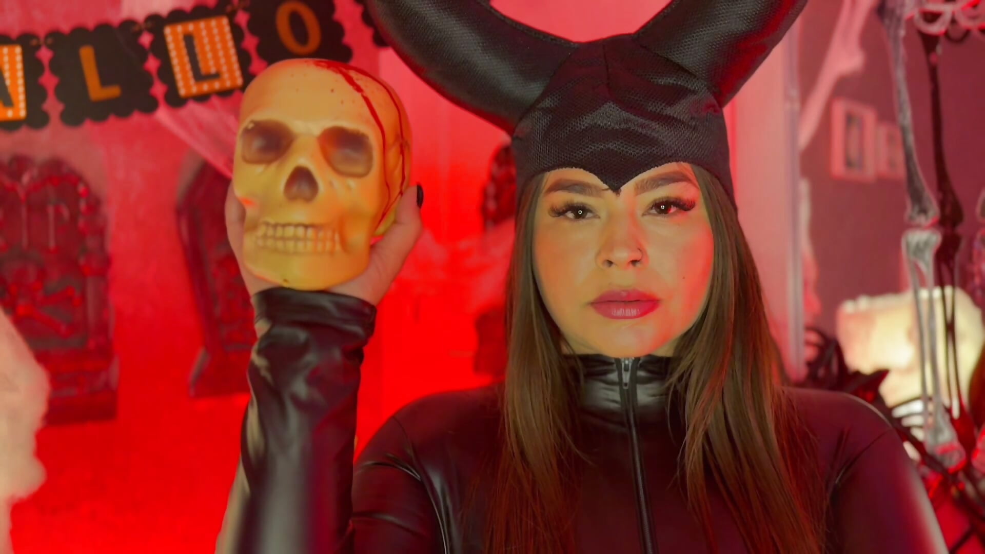 this is halloween🎃🖤 - video by SofieReyes cam model