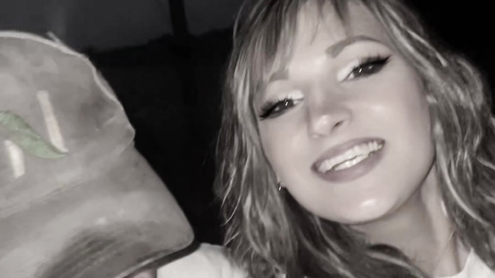 Late night - video by Nicole96666 cam model