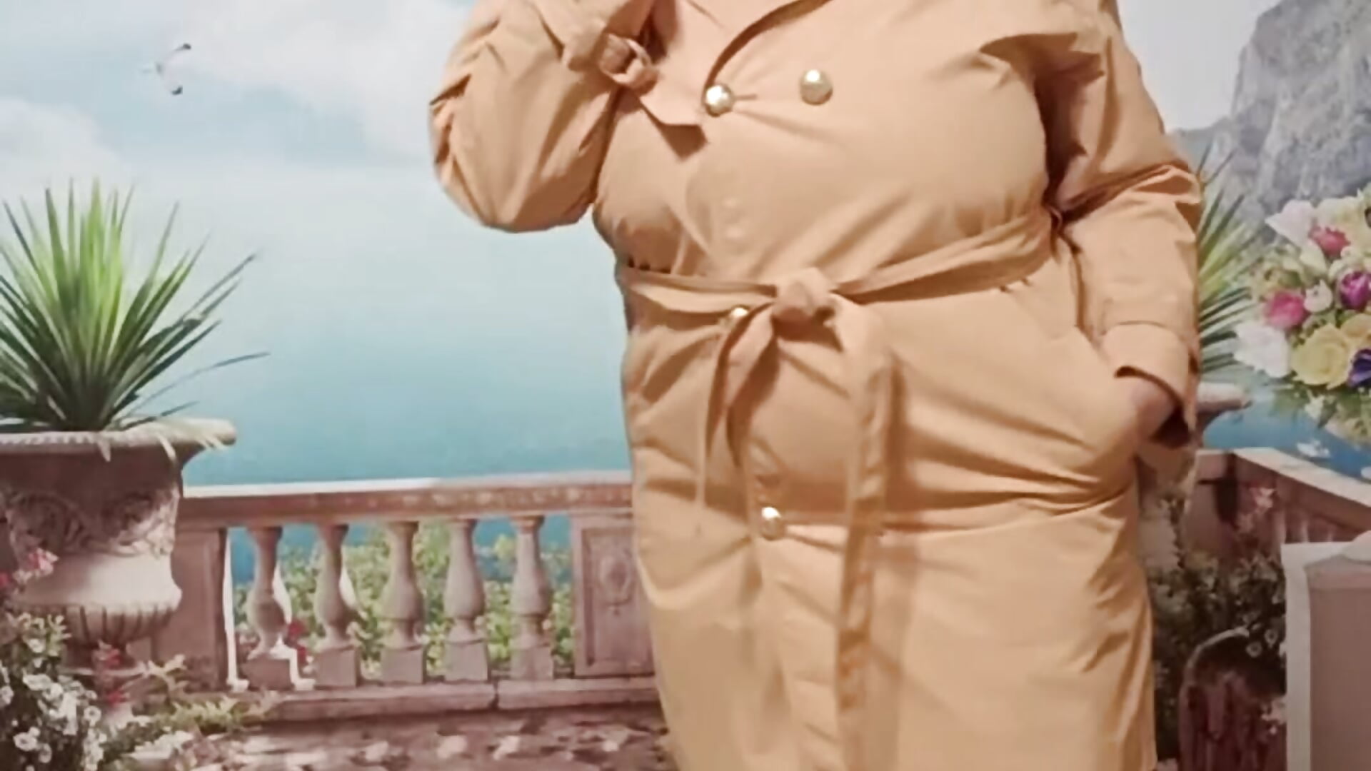 What would you do if I answered the door naked? 🤪🔥 - video by Nikki_March cam model